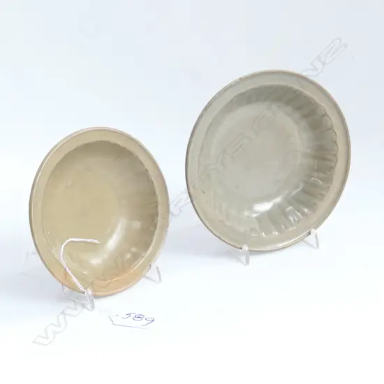 2 SMALL LONGQUAN CELADON DISHES 145MM DIA