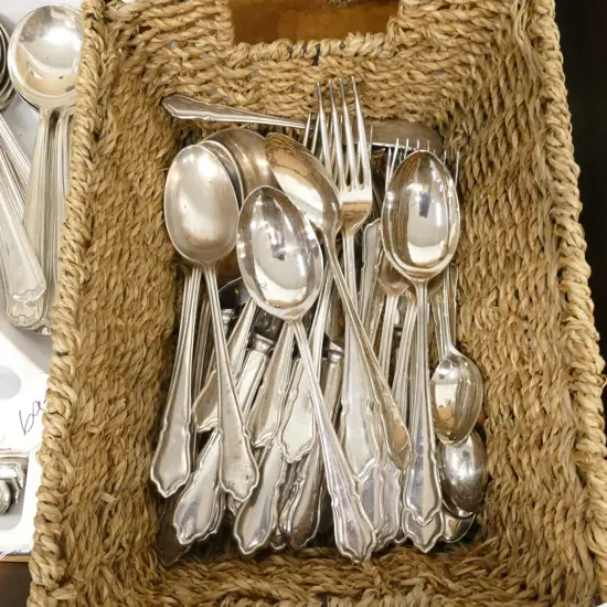 WALKER AND HALL DECO CUTLERY IN BASKET