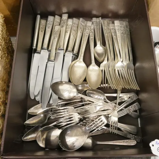 BOX LOT COMMUNITY PLATE ETC