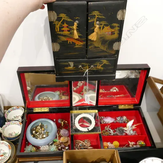 2 ORIENTAL JEWELLERY BOXES & COSTUME JEWELLERY 