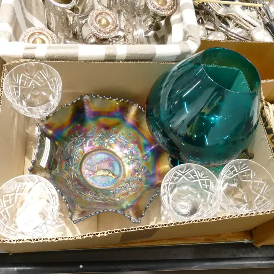 LOT ASST GLASSWARE INCL. MAGPIE CARNIVAL GLASS BOWL