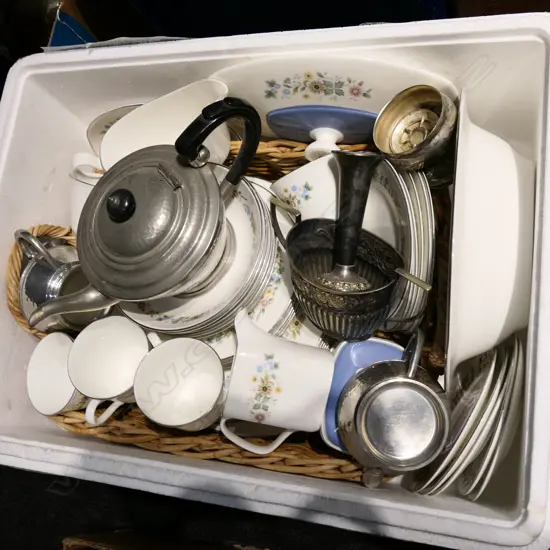 BOX LOT 38 PCE ROYAL DOULTON PART DINNER SERVICE AND ASST. EPNS