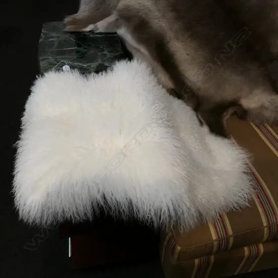 TIBERTON LAMB HIDE - IVORY