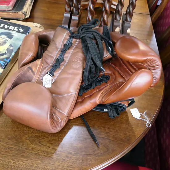 2 PRS BROWN GENUINE LEATHER BOXING GLOVES