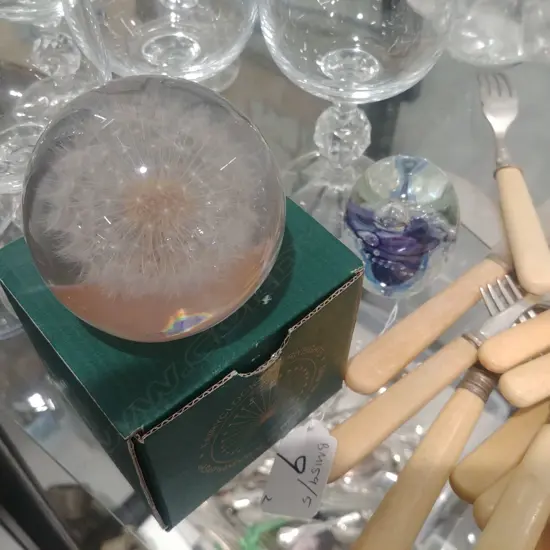 VISNIK PAPERWEIGHT + FAIRYCLOCK PAPERWEIGHT