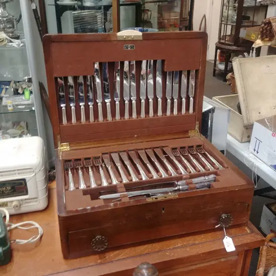 SILVER PLATE CUTLERY SET IN BOX