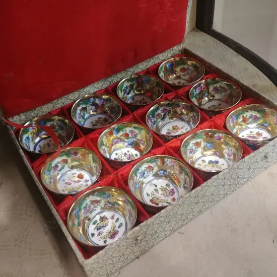 SET OF 12 CHINESE HAND PAINTED TEA CUPS