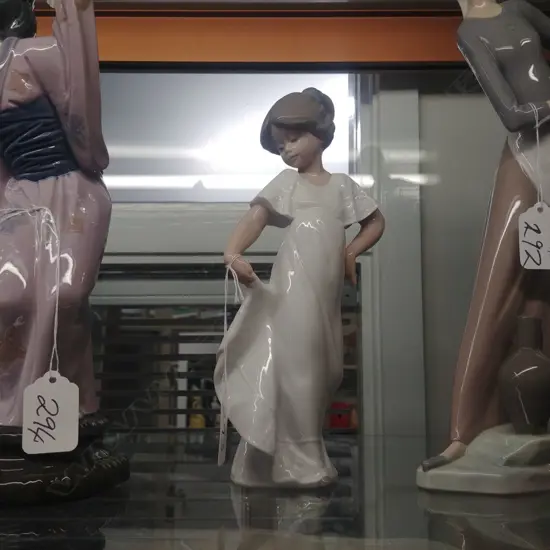 NAO YOUNG GIRL FIGURE