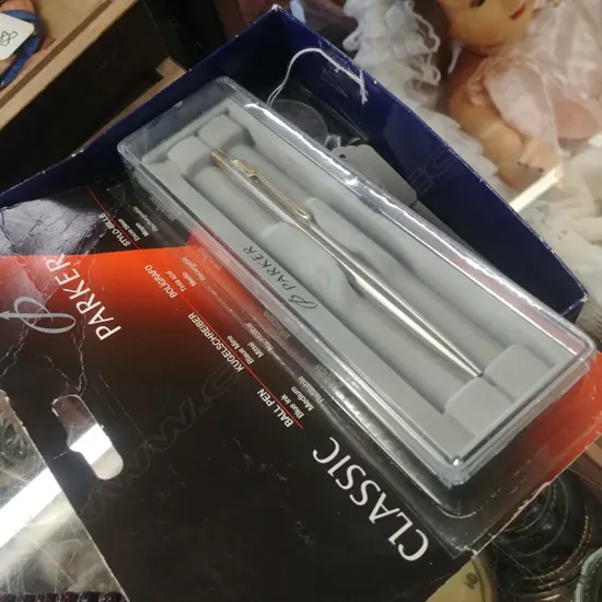 LOT COMMEMORATIVE COINS+PARKER PEN