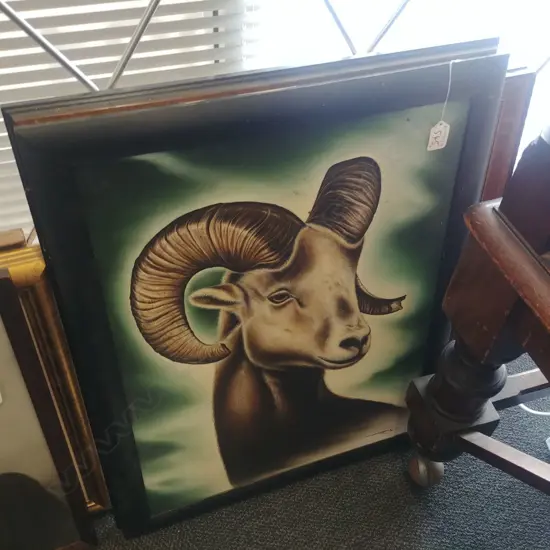 2 ANIMAL PORTRAIT OILS + VELVET PAINTINGS 