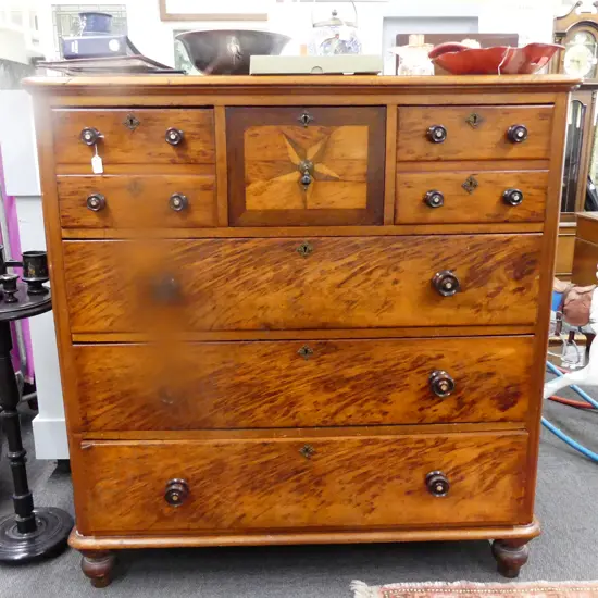 MOTTLED KAURI SCOTCH CHEST