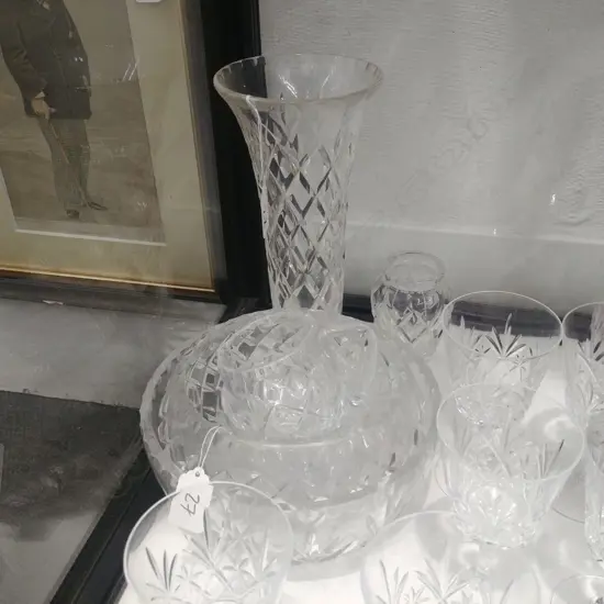 2X CRYSTAL VASES; 2 CRYSTAL BOWLS, 2 MILK/S