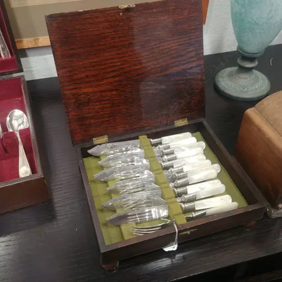 BOXED MOP HANDLED KNIFE/FORK SET 17530