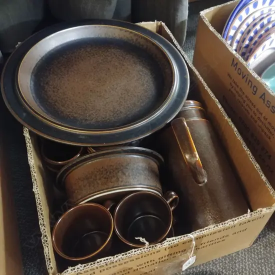 BOX FINLAND + WEDGWOOD TABLEWARE BROWN ETC