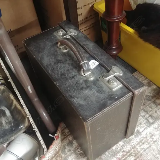 DOCTORS BAG WITH STETHOSCOPE ETC