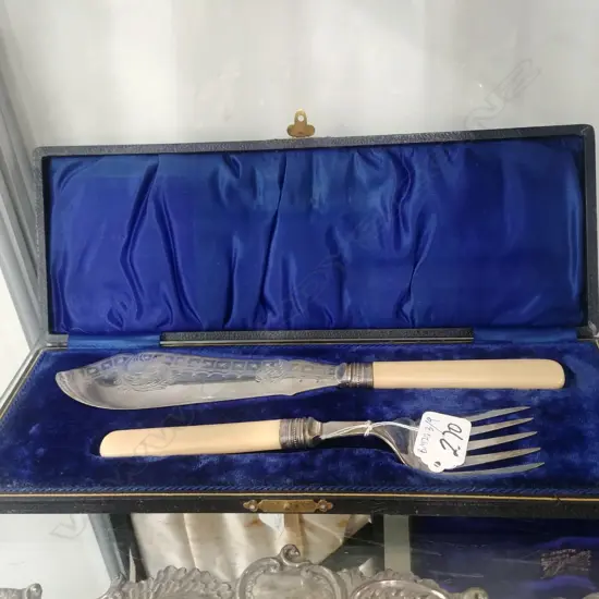 BOXED SILVER BANDED 2 PC FISH SET 17535