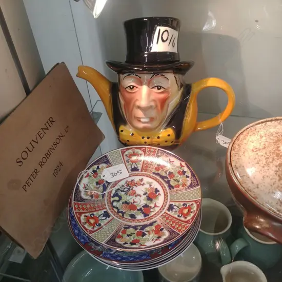 NOVELTY TEAPOT/4 IMARI PLATES+SOUVENIR BOOKLET