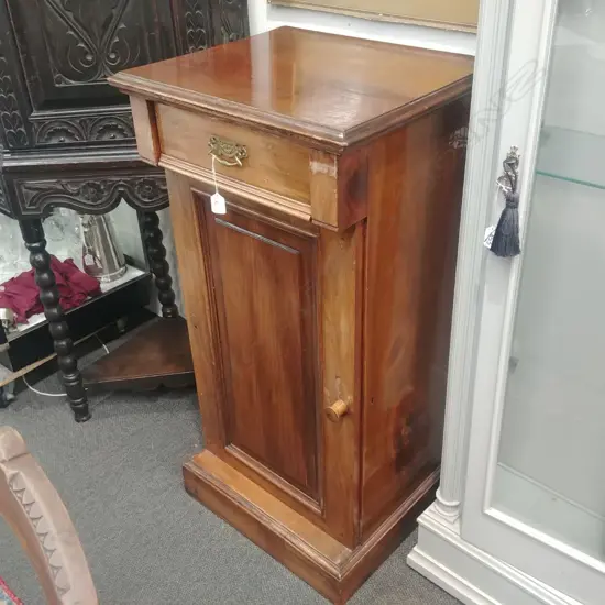 VICT MAHOG TALL CABINET