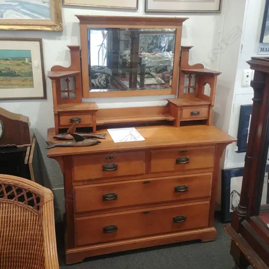 ART & CRAFT  KAURI DRESSING TABLE