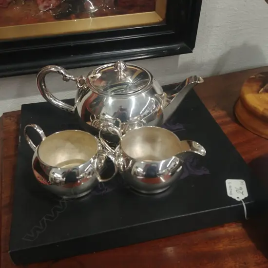 RODD FISH SET IN ORIG BOX & 3 PCE EP TEASET