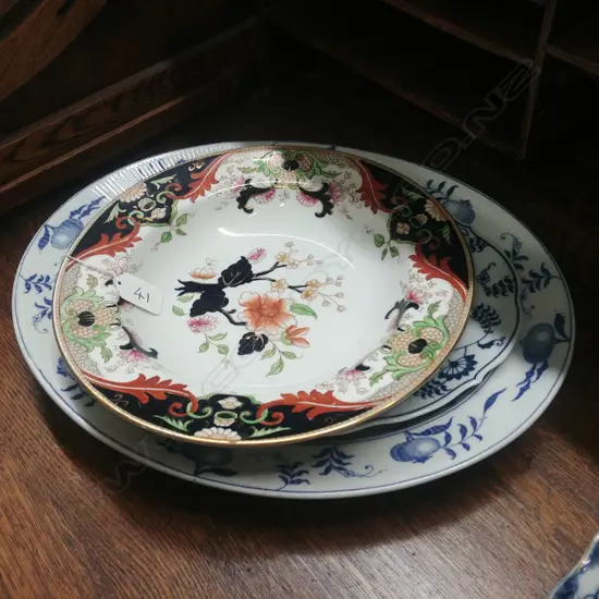 2 B&W ASHETS + R/D IMARI BOWL