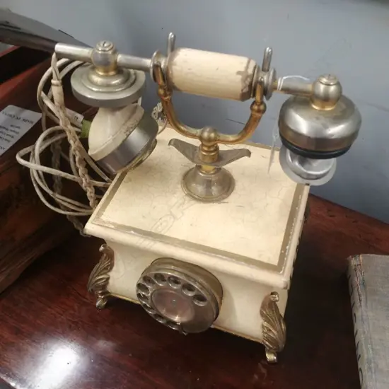 ANTIQUE STYLE TELEPHONE