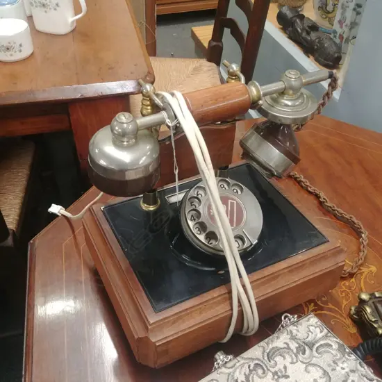 ANTIQUE STYLE TELEPHONE