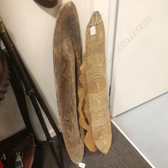 2 PNG BARK CARVINGS & SHIELD