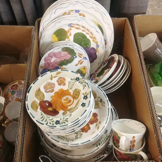 CROWN LYNN FLUERETTE  + CHANTICLEER-WARE PART DINNER SERVICES