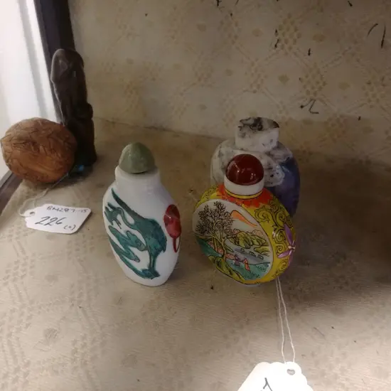 3 CHINESE SNUFF BOTTLES