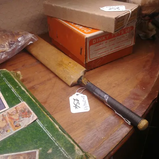 MINIATURE CRICKET BAT