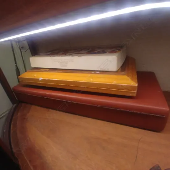 2 CHESS SETS & DOMINOES