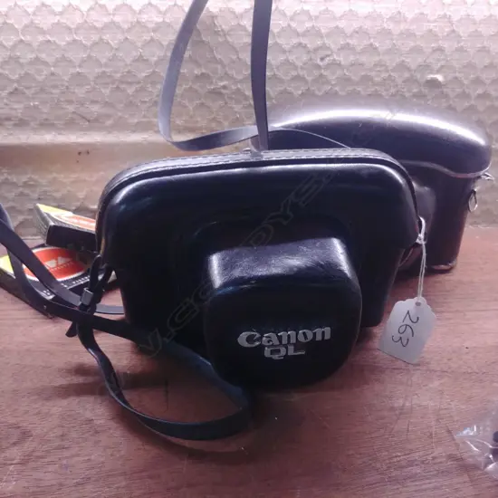 2 RANGE FINDER CAMERAS