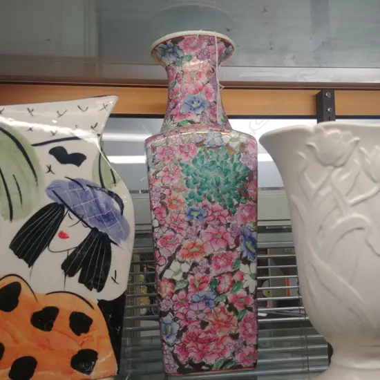 CHINESE VASE