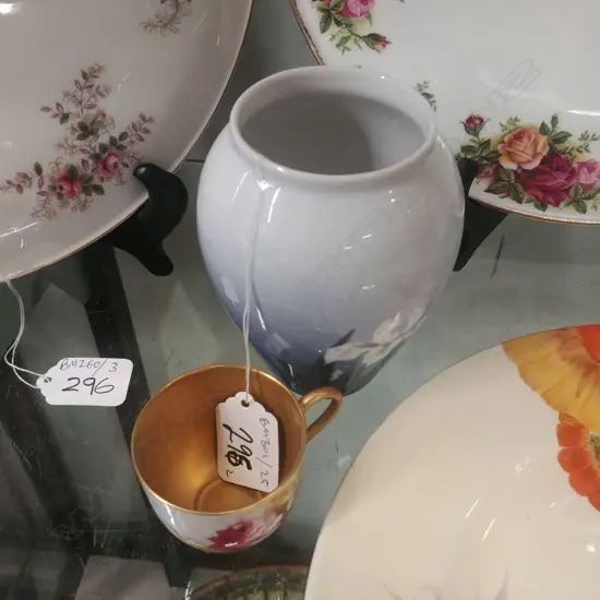 SMALL WORCESTER MUG + R/COPENHAGEN VASE