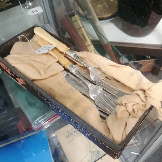 FISH KNIFES AND FORKS