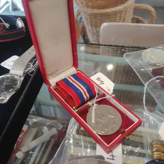 WWII BRITISH WAR MEDAL IN BOX