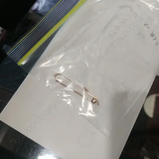 9CT ROSE GOLD DIAMOND BAR BROOCH