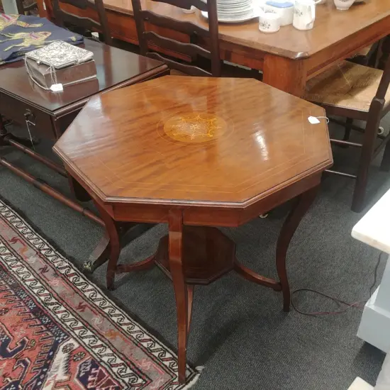 EDWARDN-STYLE MAHOG INLAID OCTAG. SIDE TABLE