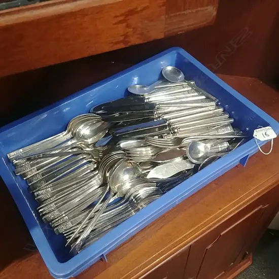 LARGE EP CUTLERY SET