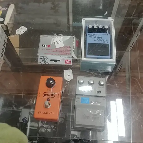 3 GUITAR PEDALS BOSS CH-1/PHASE 90 MXR/IBANEZ DE7+QWIK TIME METRONOME