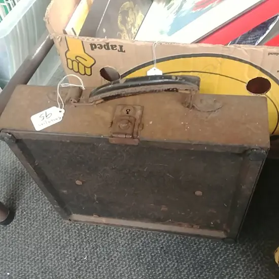 CASED VINTAGE TYPEWRITER