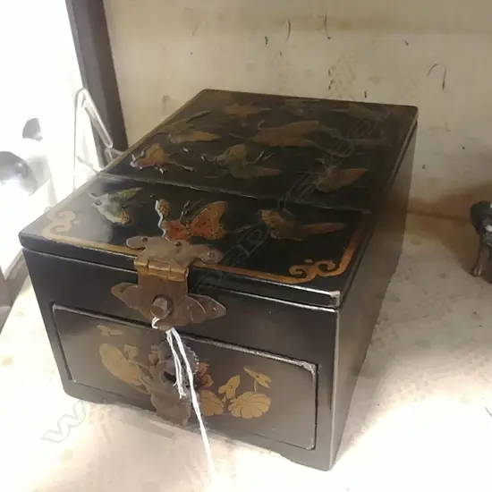 CHINESE FOLDING  MIRROR BOX