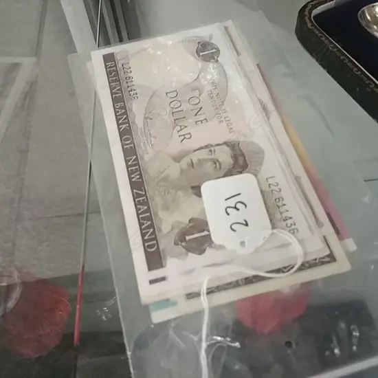 COLL. 10 VARIOUS BANKNOTES