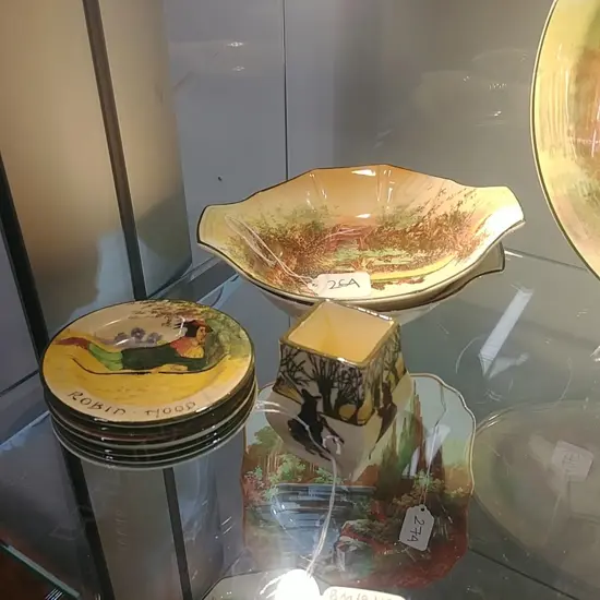 8 R/D DISHES + SMALL VASE