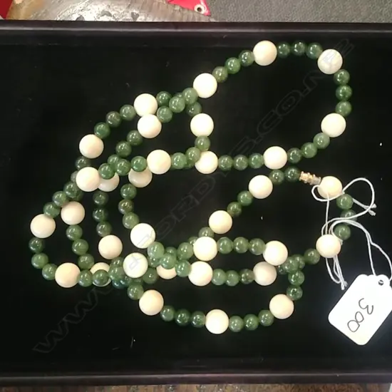 JADE & IVORY BEAD NECKLACE 