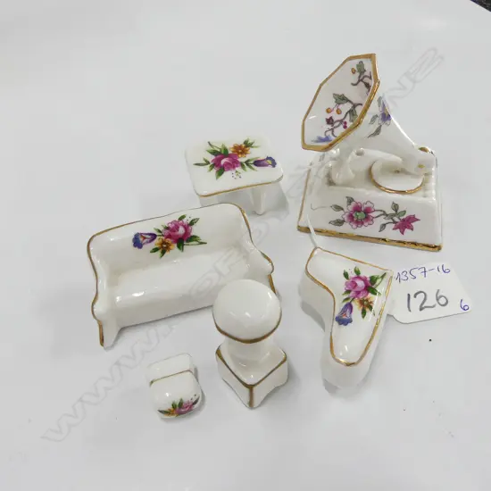 6 HAMERSLEY? MINIATURE PCES: GRAMOPHONE ETC