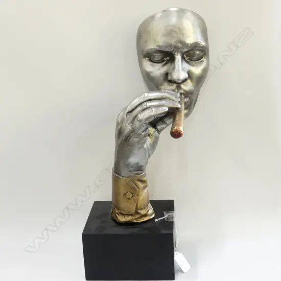 SMOKING CIGAR SCULPTURE