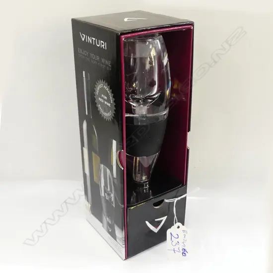 VINTURI AS NEW BOXED WINE AERATOR