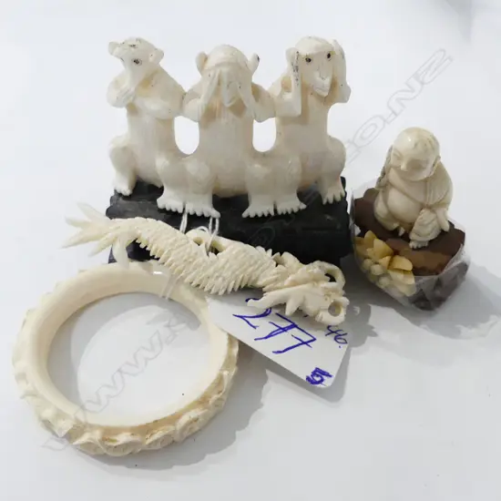 4 OLD CARVED IVORY SMALL ITEMS MONKEYS ETC